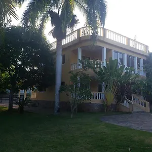 4-bedroom-villa-security-private-pool-ocean-view.comcaribbean.com/